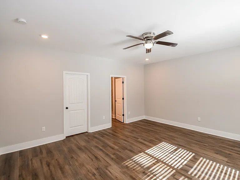 67 Greyfield Dr — Photo 9