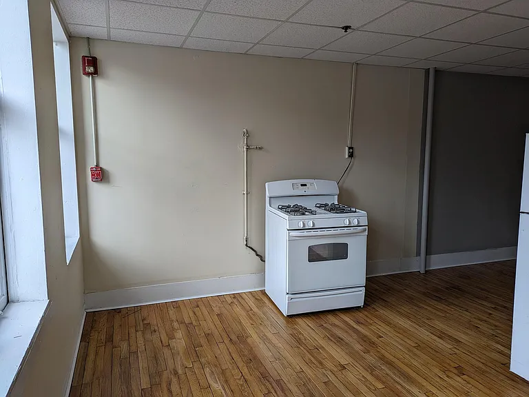 819 Elm St #9 — Photo 7
