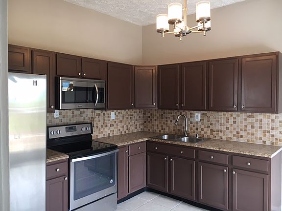 3rd image of 305 Broadway St