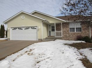 6323 Jebens Ave, Davenport, IA 52806