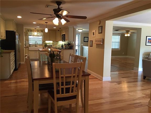 3rd image of 1617 Monterey Ln