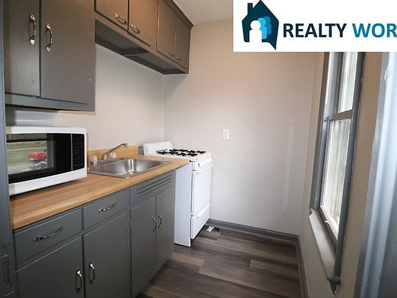 3rd image of 1619-1623 D St #1623-D