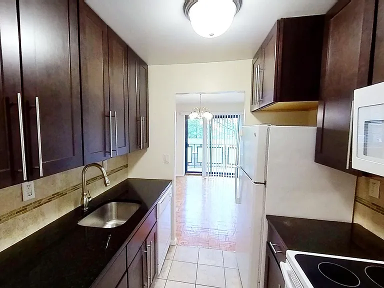 Grand Imperial Apartments — Photo 10