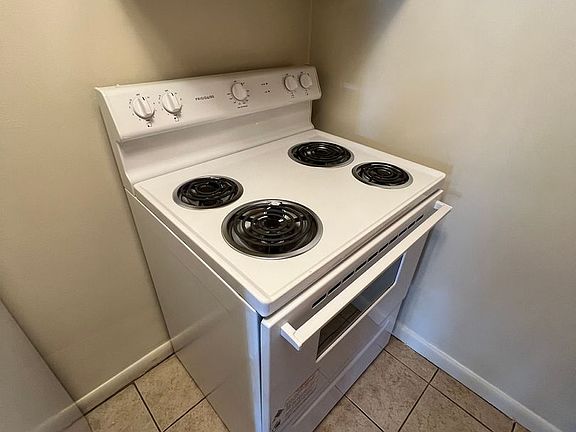 4th image of 5200 Earl Dr APT 6
