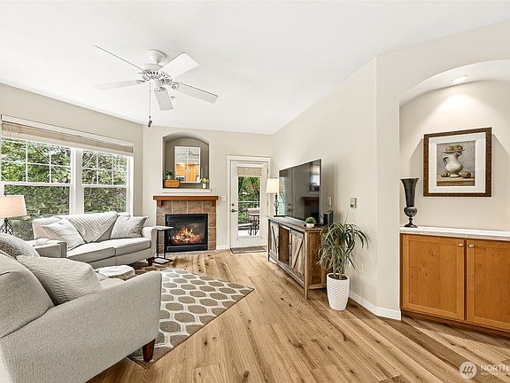 5th image of 4335 Issaquah Pine Lake Road SE #1402