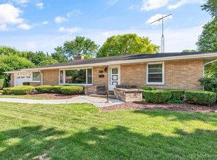 971 Demmond St, Elgin, IL 60123