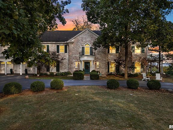 3rd image of 230 W Detweiller Dr
