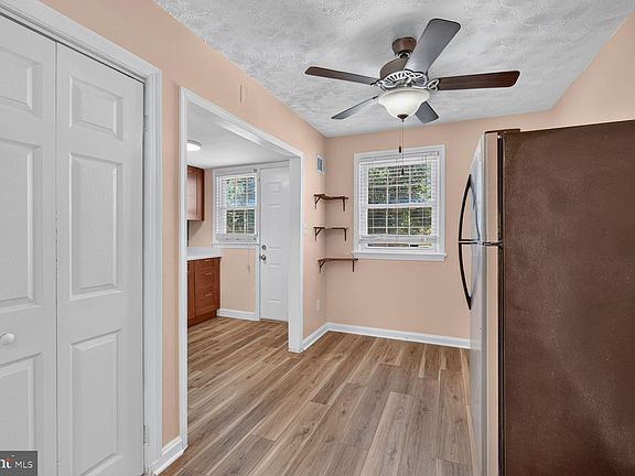 5th image of 2437 Iverson St