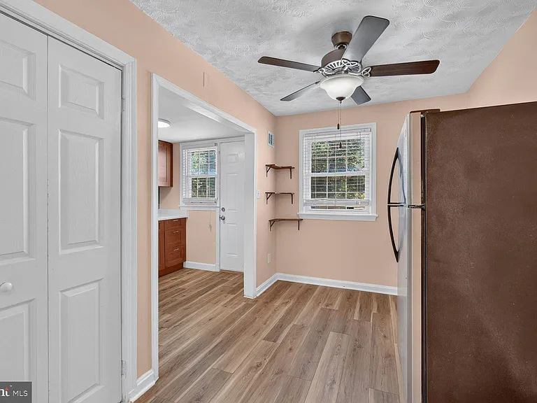 2437 Iverson St — Photo 5