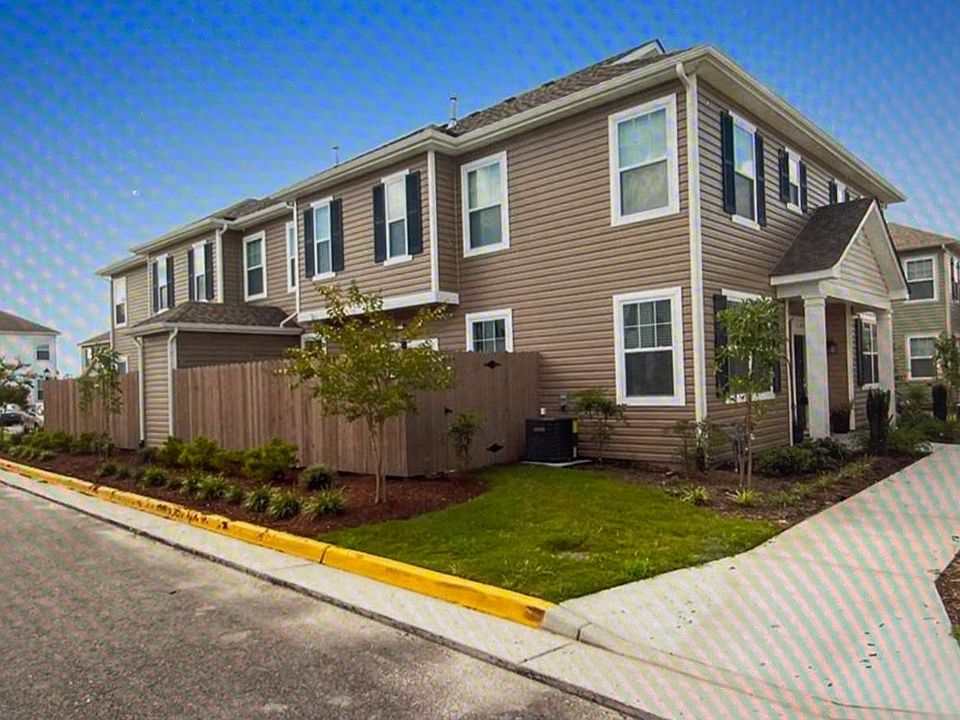 1st image of 1621 Halesworth Ln