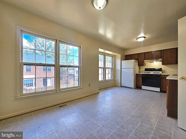 4719 Gainsborough Dr — Photo 10