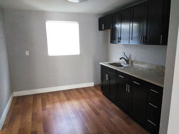 5th image of 420 Ashmore Ave