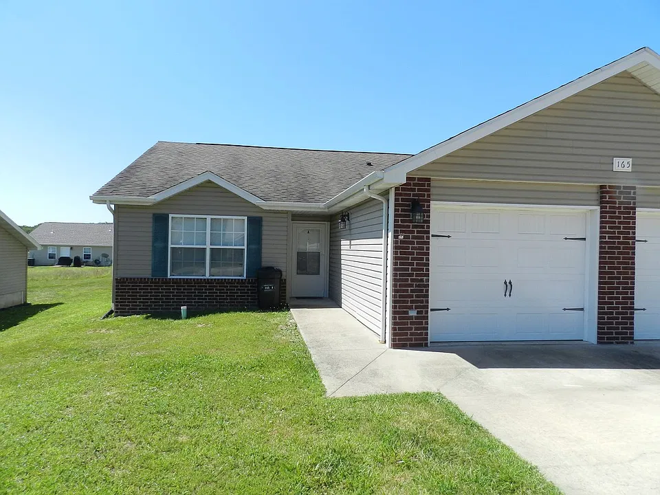 165 Lyle Curtis Cir