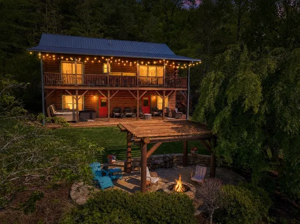 71 Leisure Time Ln, Murphy, NC 28906