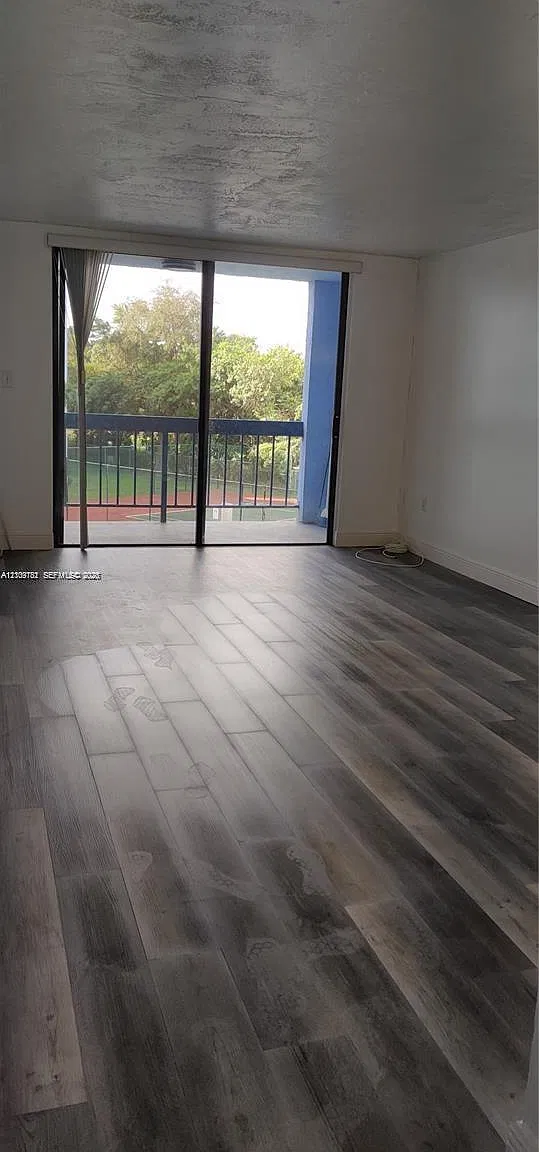 Bleau Grotto Condo — Photo 1