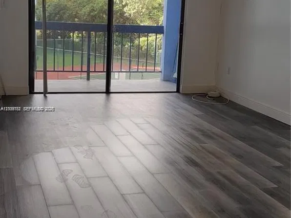 9440 Fontainebleau Blvd APT 312, Miami, FL 33172