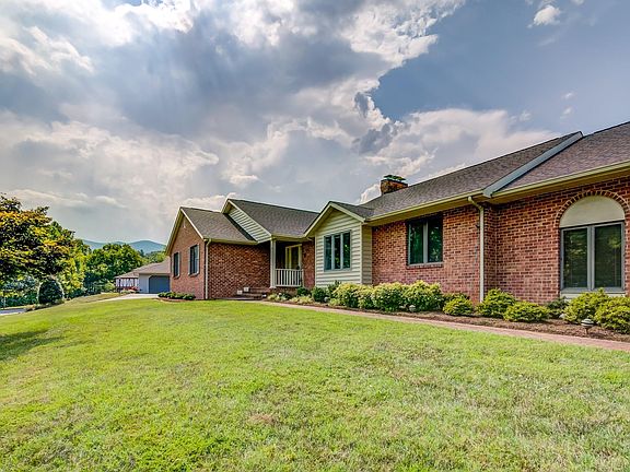 4th image of 4470 Farmwood Dr