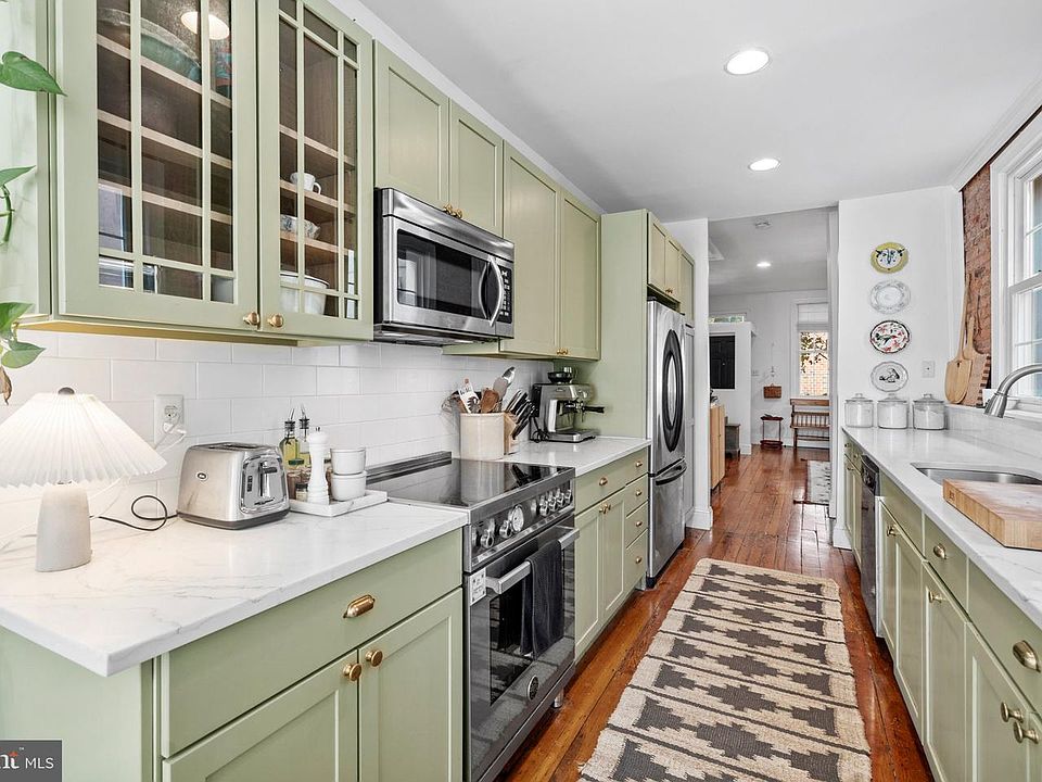 1st image of 822 N Lecount St