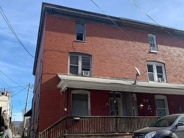 525 1st St, Renovo, PA 17764