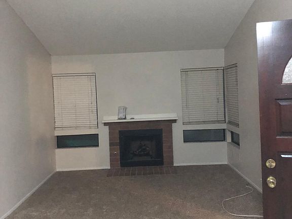 Livingroom with vaulted ceilings and new gas fireplace