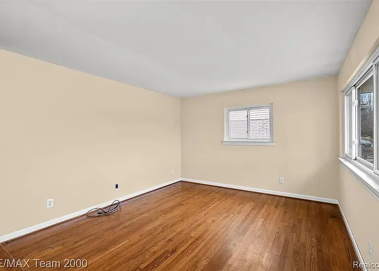 39784 Hillary Dr — Photo 3