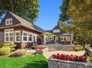 911 Cherry Ave NE, Bainbridge Island, WA