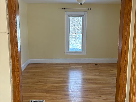 5th image of 9 Crescent St