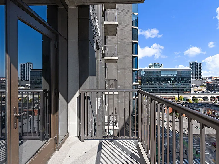 1212 Demonbreun St #806 — Photo 16