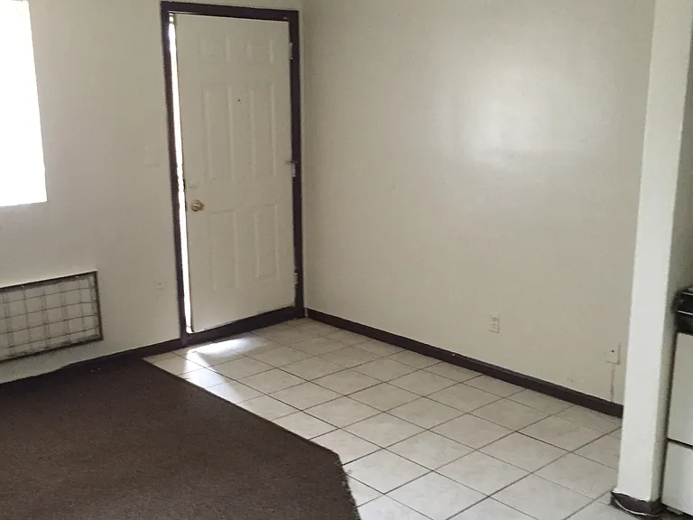 10201 Plymouth Rd #6 — Photo 3