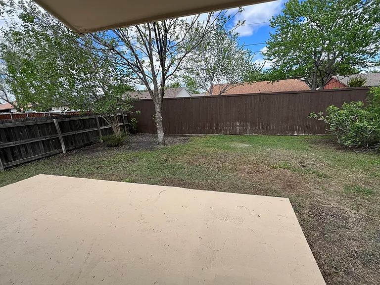 5217 Gates Dr — Photo 6