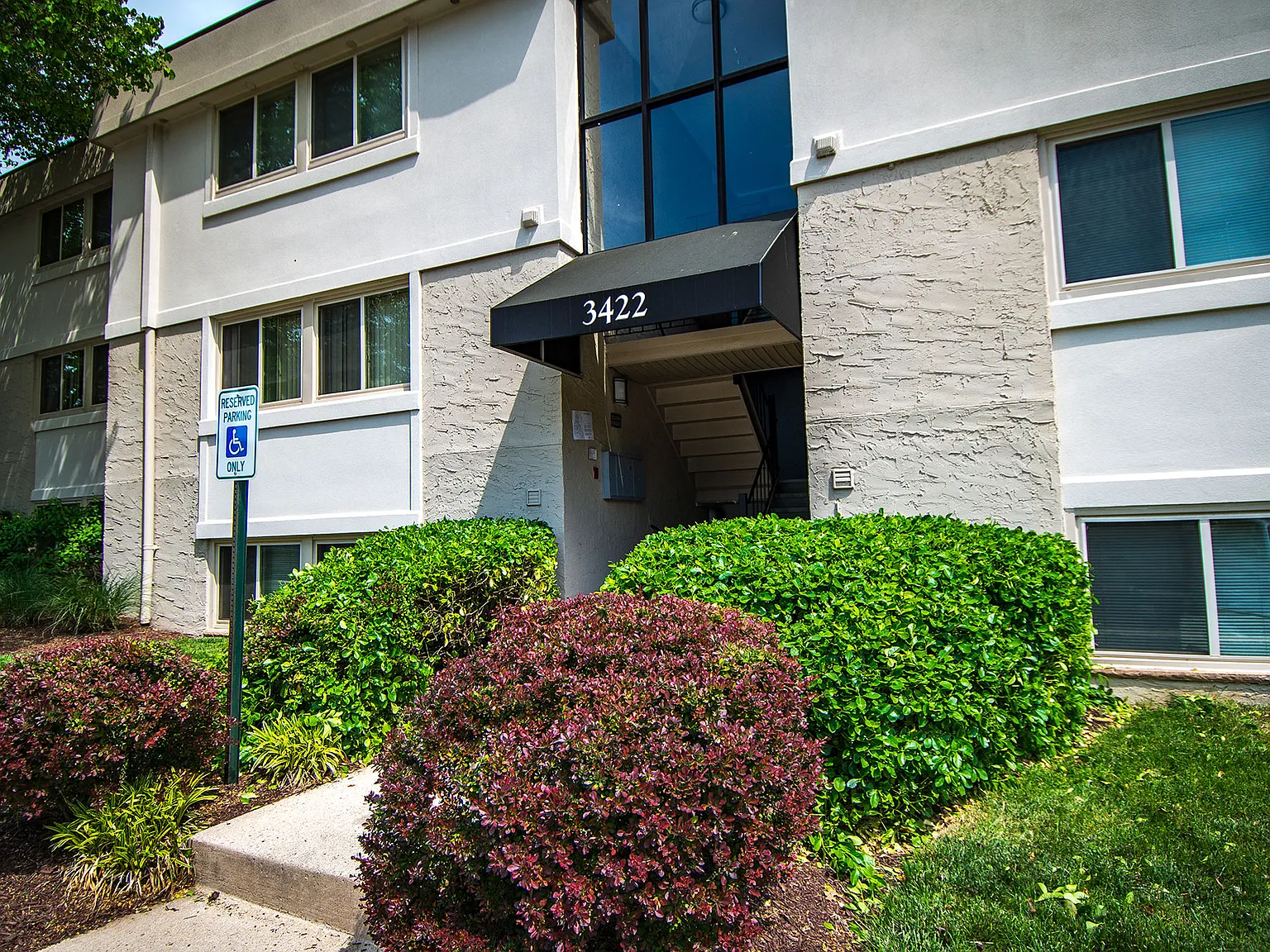 Ashley Apartments — Photo 1