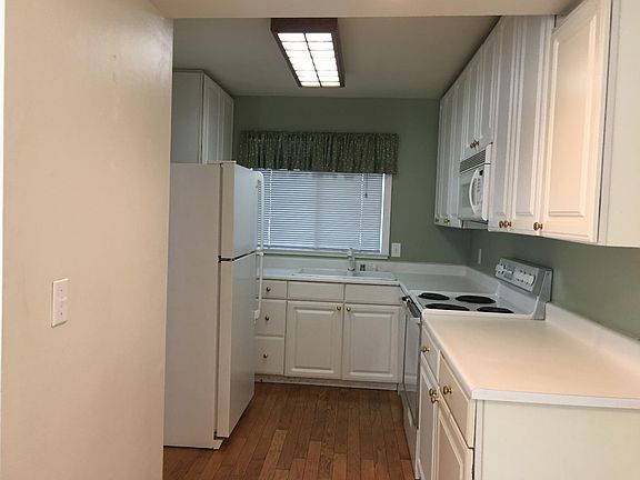 5th image of 7053 Rainbow Dr