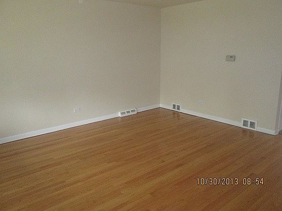 3rd image of 10040 W Schiller Blvd