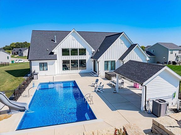 3rd image of 2231 Wooded Ridge Trail