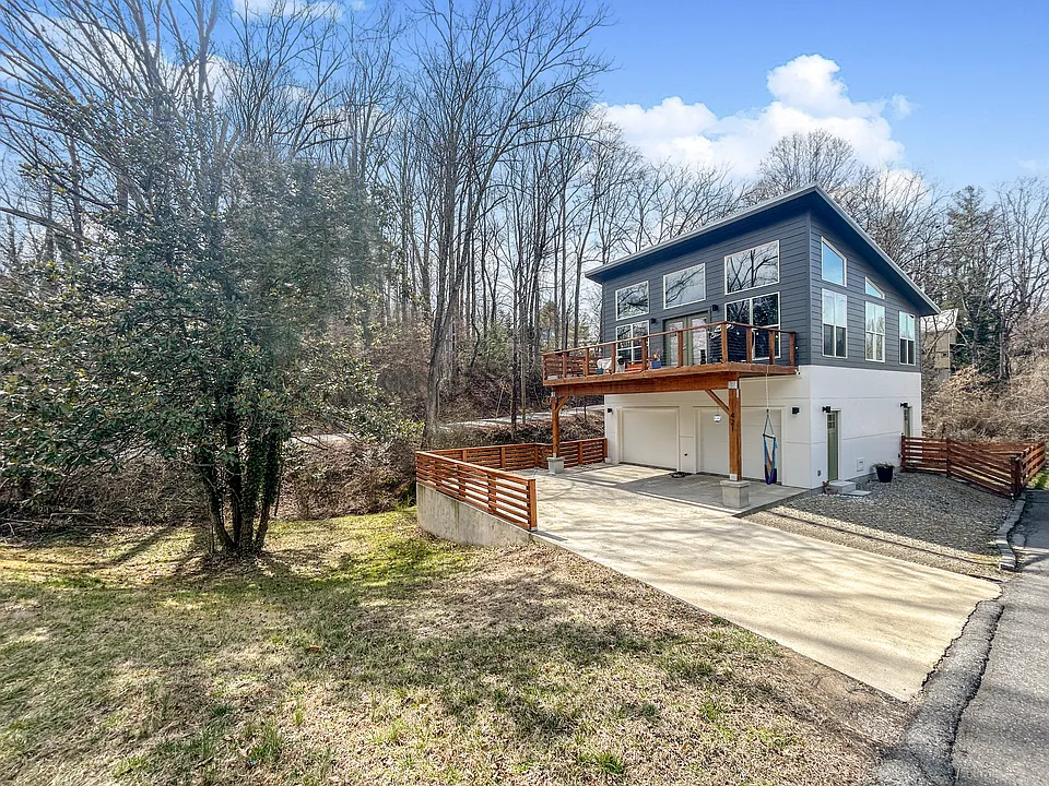 421 Sand Hill Rd