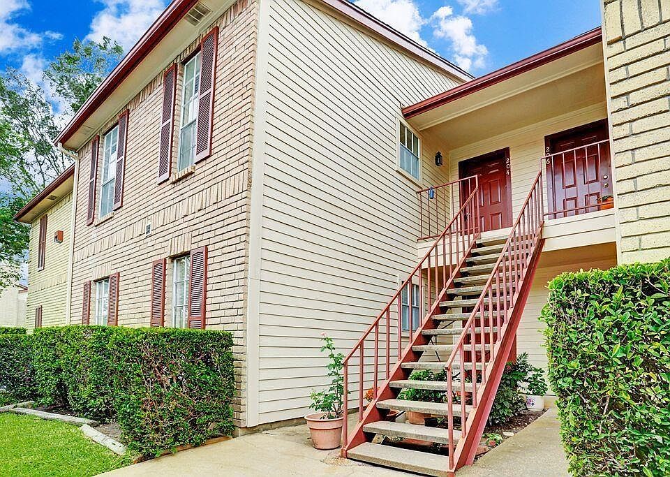 1st image of 2120 El Paseo St APT 204