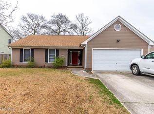 517 Raintree Rd, Jacksonville, NC 28540