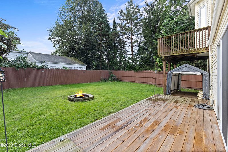 3rd image of 216 Daniels Avenue