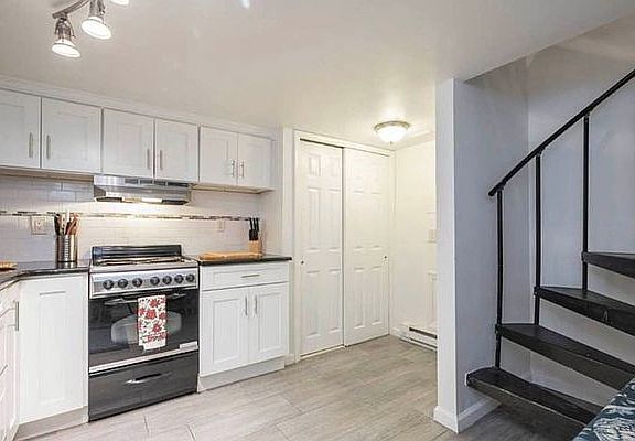 4th image of 358 Grand Ave Floor 2