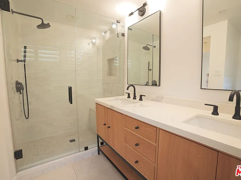 125 Montana Ave #101 — Photo 11