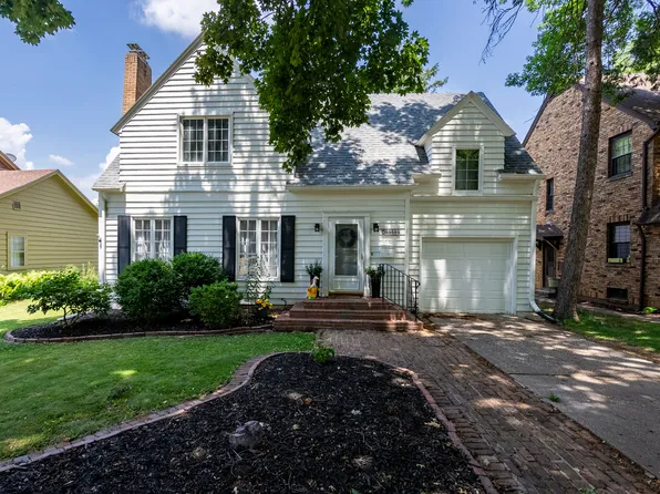 3008 E 18th St, Davenport, IA 52803