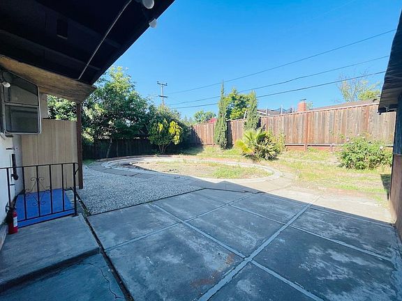 2nd image of 42344 Troyer Ave