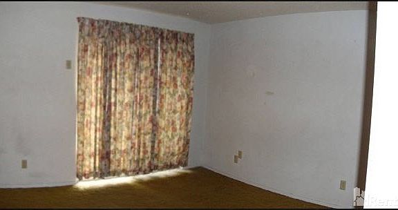 3rd image of 2205 Cascade Dr APT B