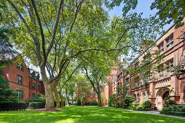 Sold by Compass | media 6