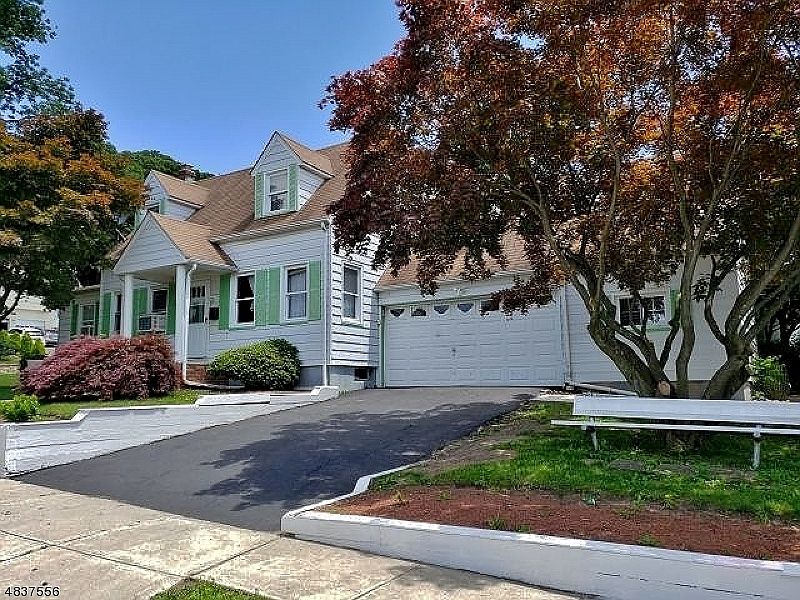 2nd image of 42 Sims St