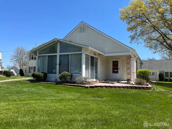 333 Newport Way #C, Monroe Township, NJ 08831