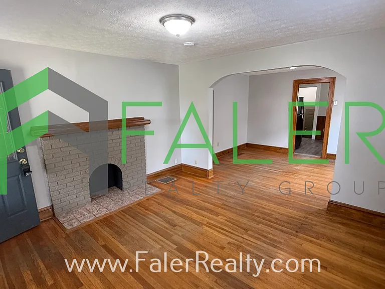 1718 John Glenn Rd — Photo 3