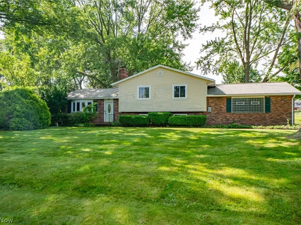 942 El Dorado Dr, Akron, OH 44319
