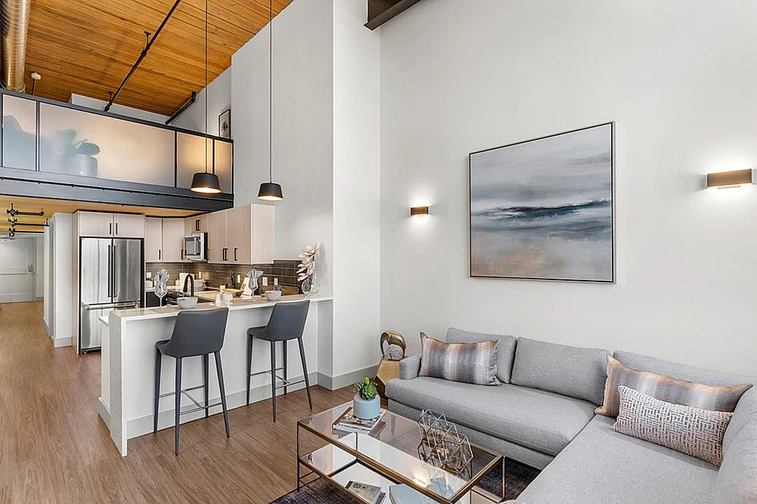 Riverwalk Lofts — Photo 4