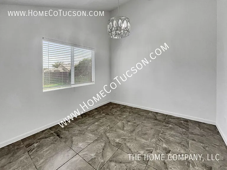 10002 E Stella Rd — Photo 8